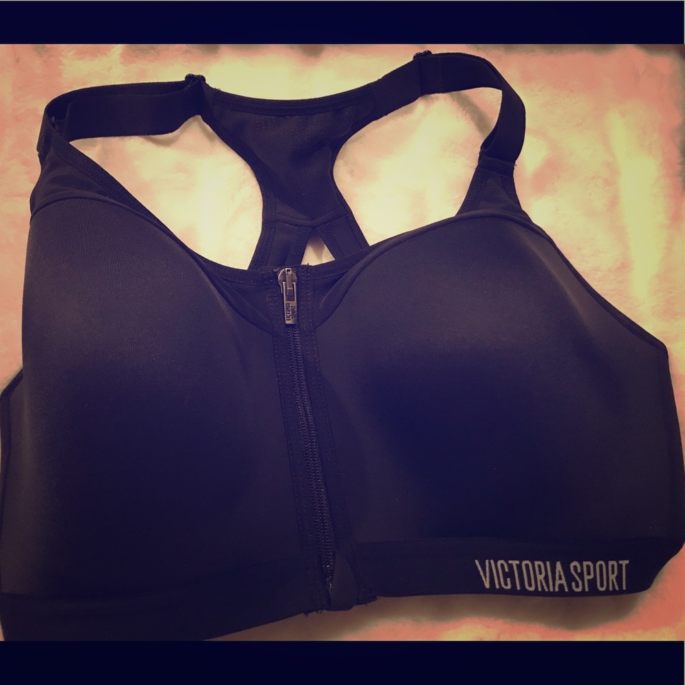 Victoria’s Secret Incredible lightweight Sport bra